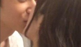 微博爆料接吻视频大全,接吻视频大全引发网友热议，甜蜜瞬间大盘点